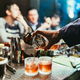 Image for article titled 今週のQuartz:若者の飲み物はどう変わったか?、インドの海から魚が消えた、ナイジェリアのエドデック